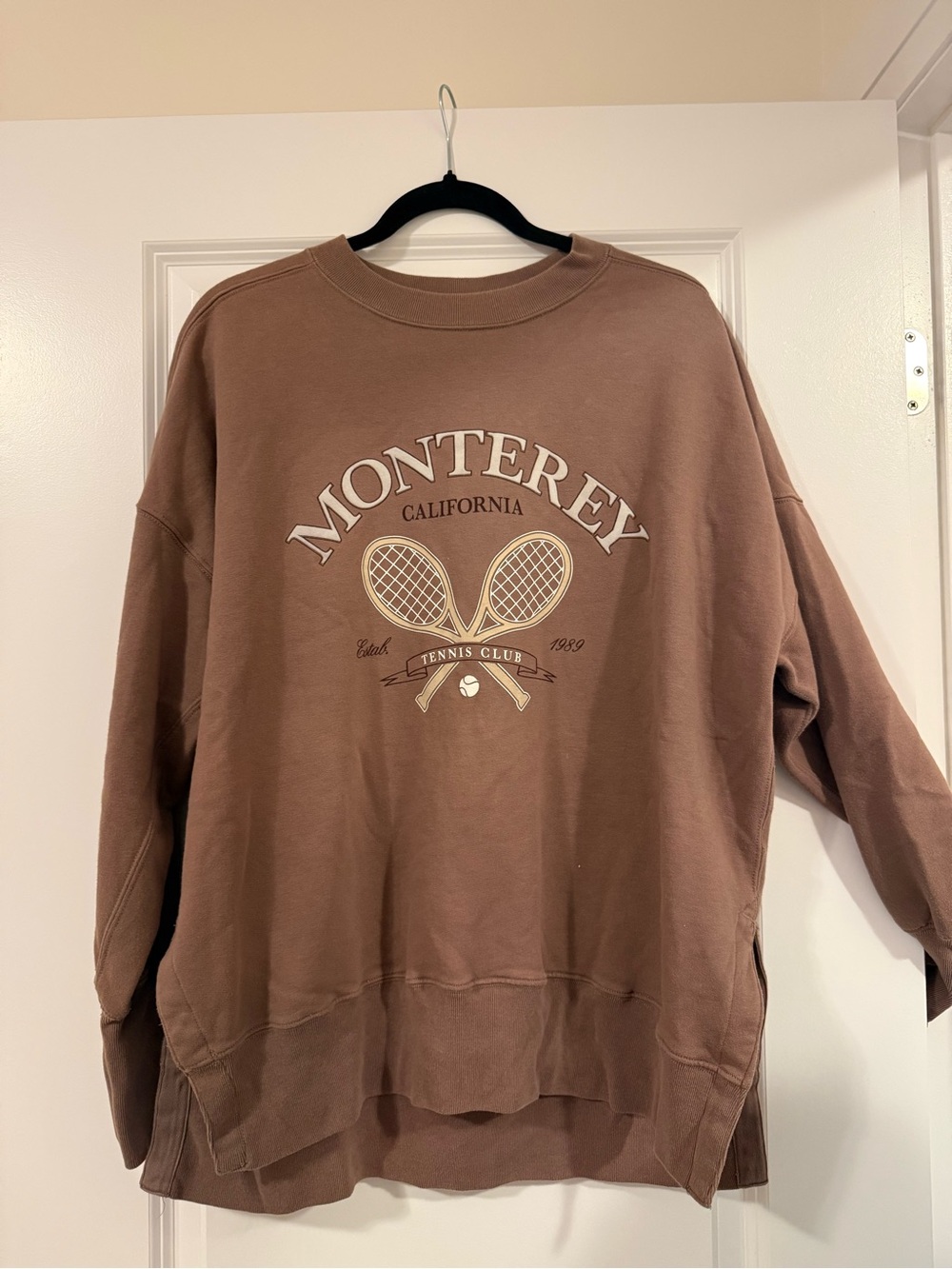 Abercrombie & Fitch Graphic Sweatshirt with side slits